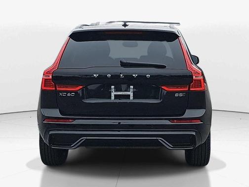 2025 Volvo XC60 B5 Core