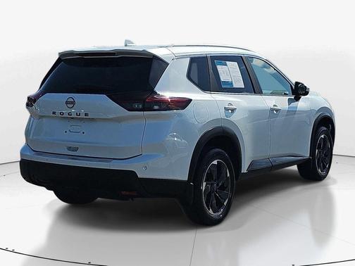 Pearl 2025 Nissan Rogue SV