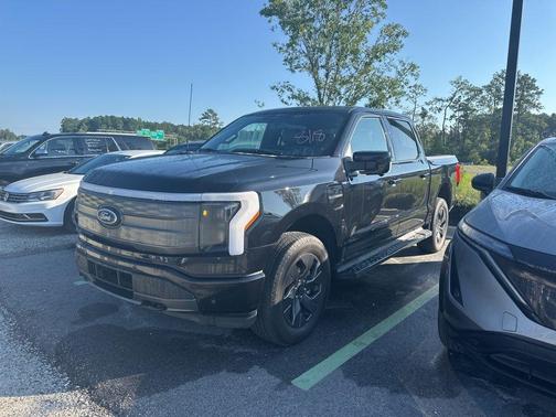 2023 Ford F-150 Lightning LARIAT