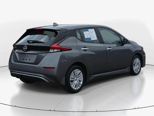 2025 Nissan Leaf S