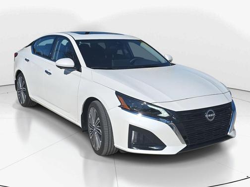 2025 Nissan Altima SL