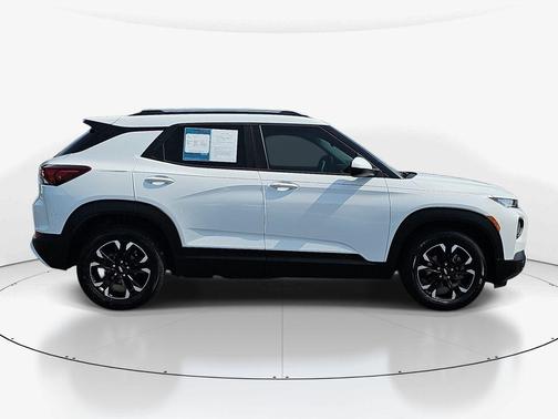Summit White 2021 Chevrolet Trailblazer LT