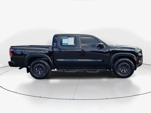 Super Black 2025 Nissan Frontier PRO-X