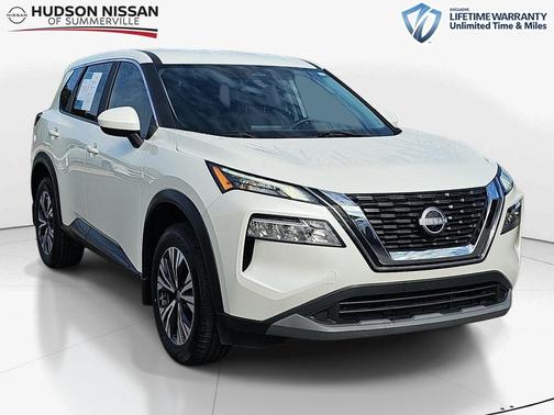 White 2023 Nissan Rogue SV