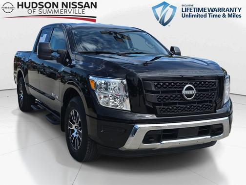 2024 Nissan Titan SV
