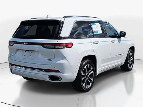 2022 Jeep Grand Cherokee Overland