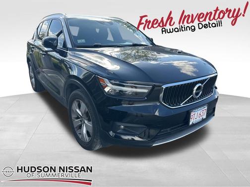 2021 Volvo XC40 T5 Momentum