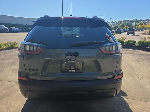 2023 Jeep Cherokee Altitude Lux