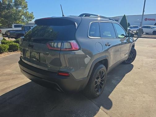 2023 Jeep Cherokee Altitude Lux