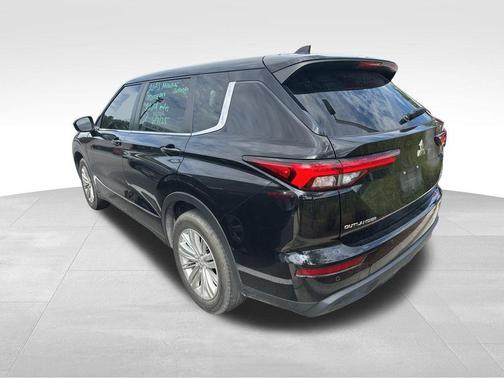 2023 Mitsubishi Outlander ES