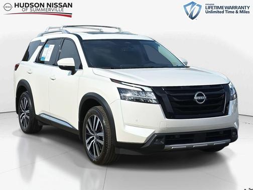 2024 Nissan Pathfinder Platinum