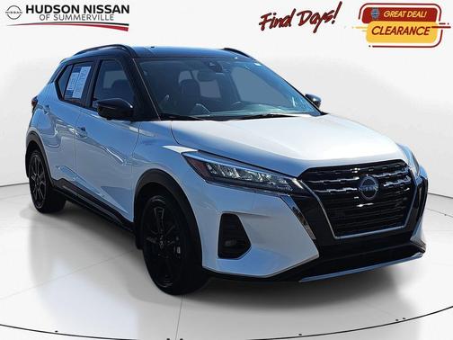 2023 Nissan Kicks SR
