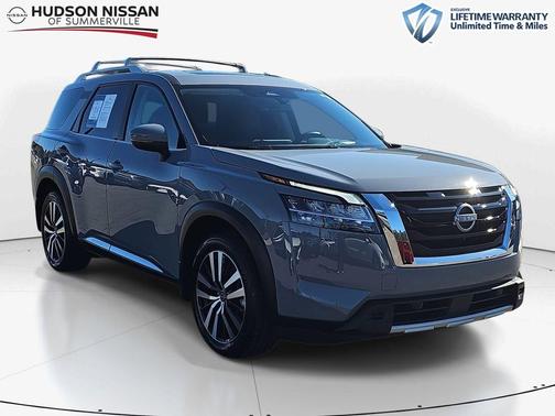 2024 Nissan Pathfinder Platinum