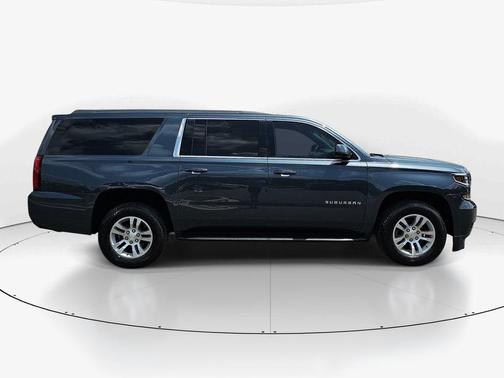 Shadow Gray Metallic 2019 Chevrolet Suburban LS