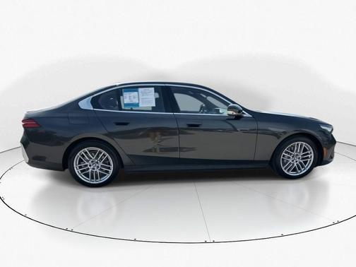 2024 BMW 530 i xDrive