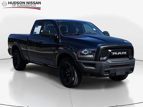 Patriot Blue Pearlcoat 2022 RAM 1500 Classic SLT