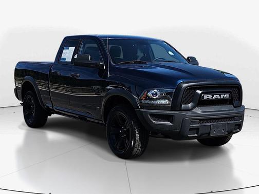 Patriot Blue Pearlcoat 2022 RAM 1500 Classic SLT