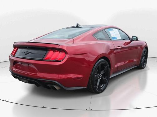 2021 Ford Mustang EcoBoost