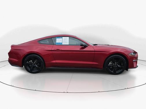 2021 Ford Mustang EcoBoost