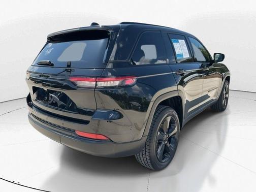 2024 Jeep Grand Cherokee Laredo