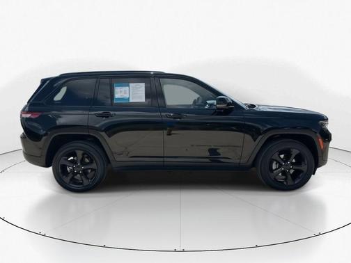 2024 Jeep Grand Cherokee Laredo