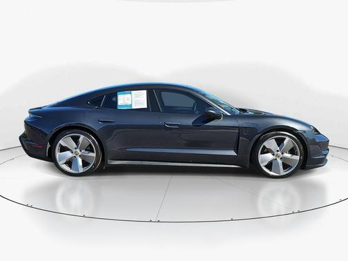 2022 Porsche Taycan Base