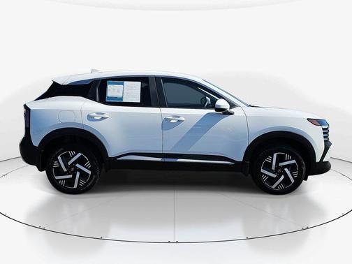 Fresh Powder 2025 Nissan Kicks SV