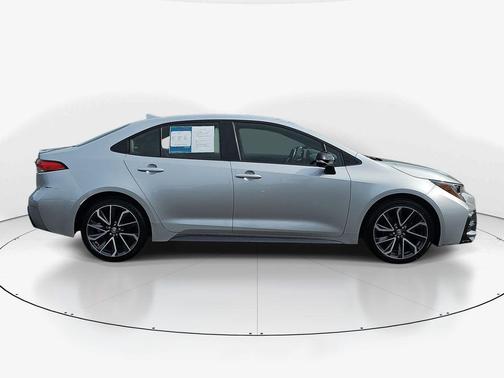 Classic Silver Metallic 2022 Toyota Corolla SE