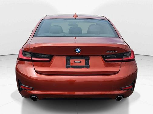 2022 BMW 330 i