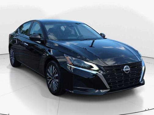 Super Black Clearcoat 2025 Nissan Altima SV