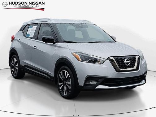 2020 Nissan Kicks SR