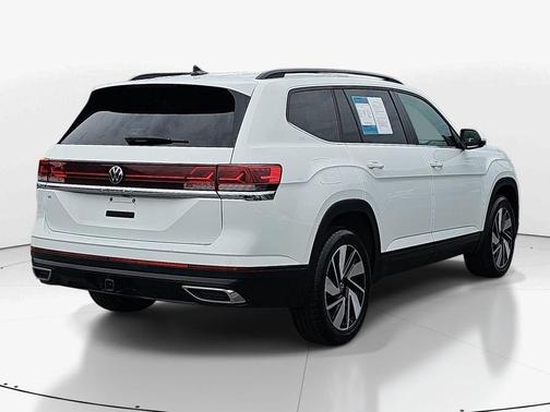 Pure White 2024 Volkswagen Atlas 2.0T SE w/Technology