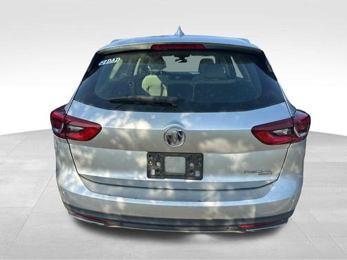 2019 Buick Regal TourX Essence