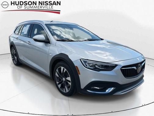 2019 Buick Regal TourX Essence
