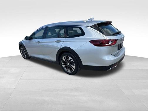 2019 Buick Regal TourX Essence