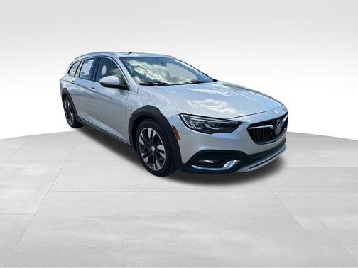 2019 Buick Regal TourX Essence