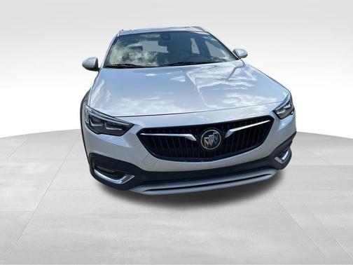 2019 Buick Regal TourX Essence