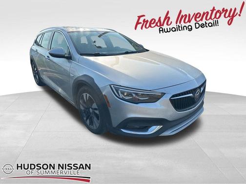 2019 Buick Regal TourX Essence