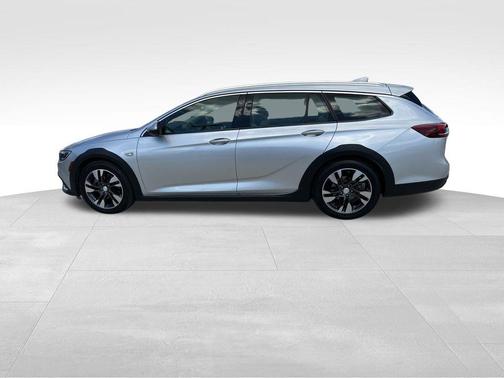 2019 Buick Regal TourX Essence