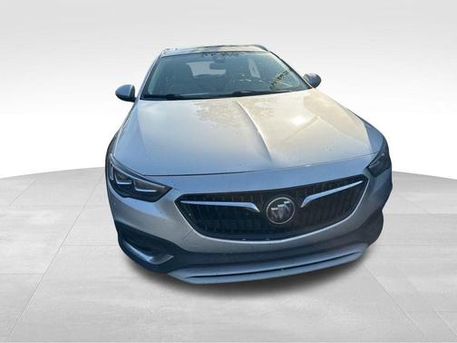 2019 Buick Regal TourX Essence