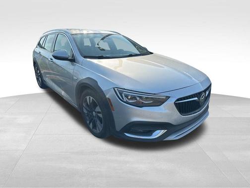 2019 Buick Regal TourX Essence