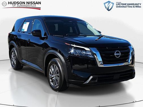 2025 Nissan Pathfinder S