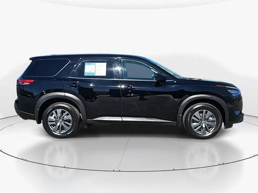 2025 Nissan Pathfinder S