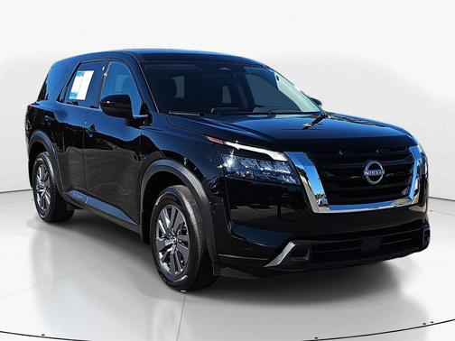 2025 Nissan Pathfinder S