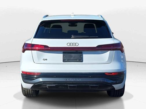 2024 Audi Q8 e-tron Premium