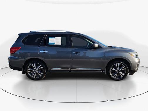 2019 Nissan Pathfinder Platinum