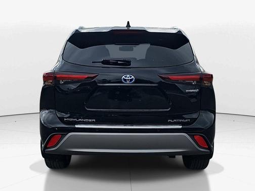 2024 Toyota Highlander Hybrid Platinum