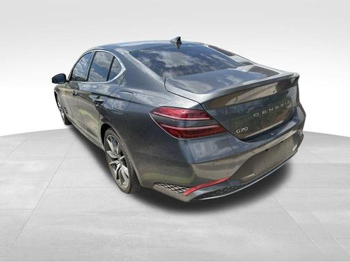 2022 Genesis G70 2.0T