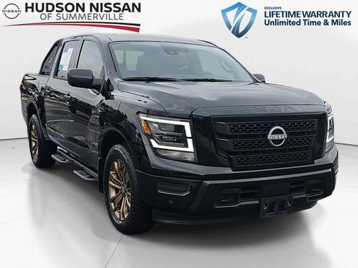 2024 Nissan Titan SV
