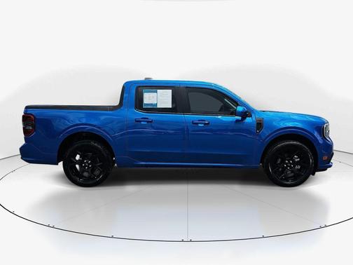 Blue 2025 Ford Maverick Lobo Standard